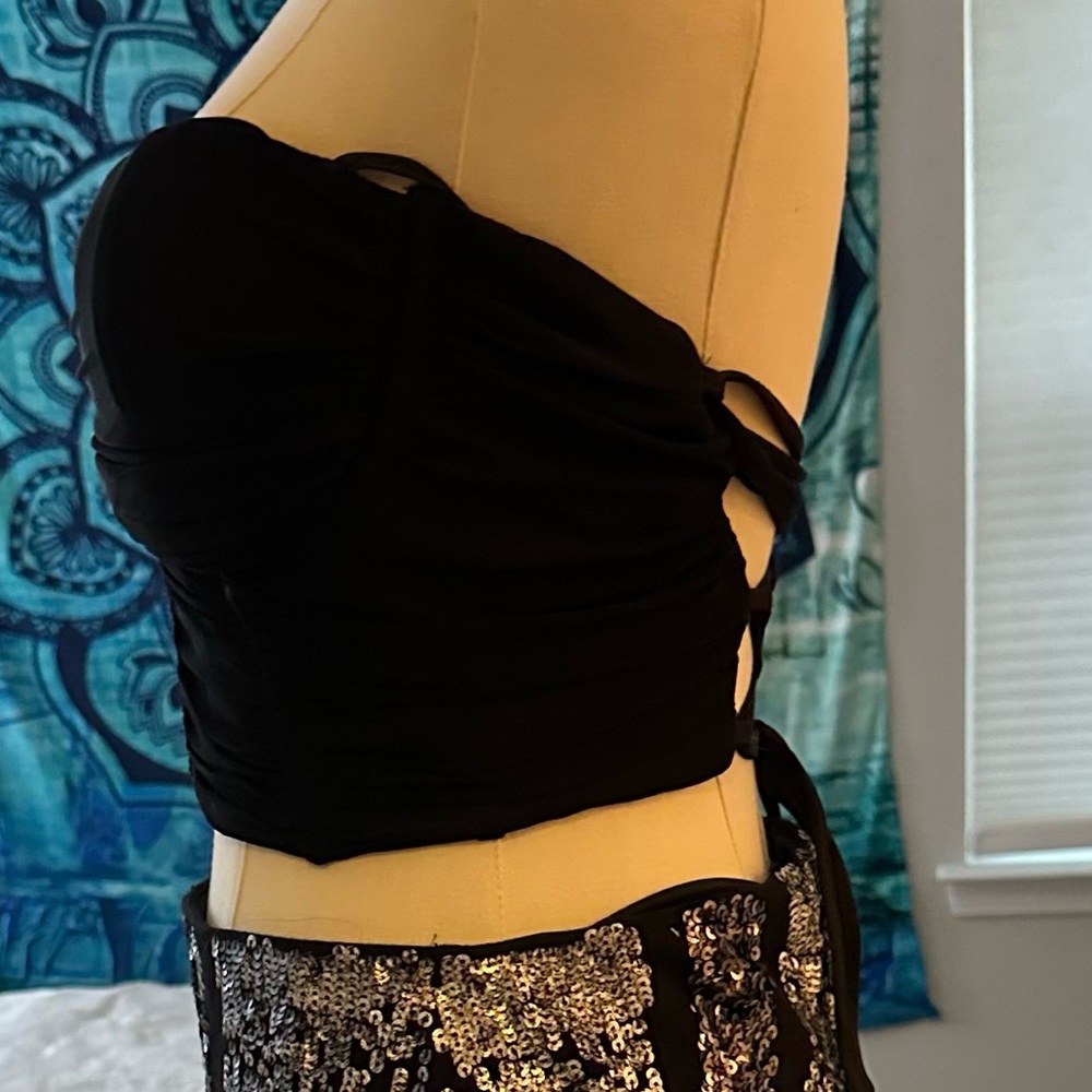 Top - Picture 2 of 3